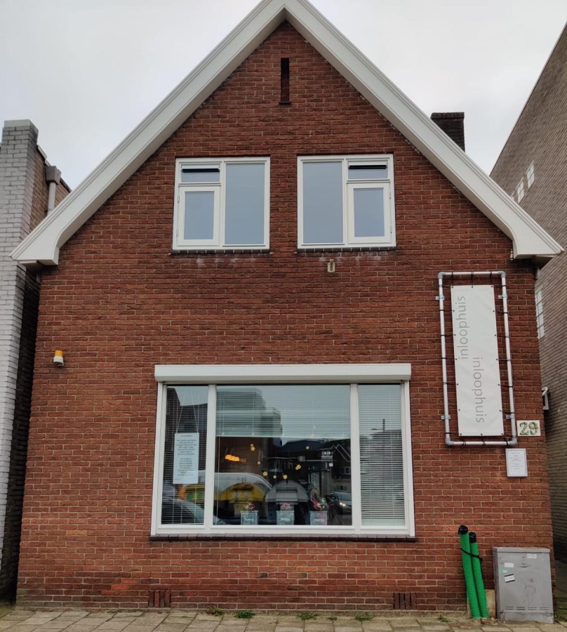 De voorgevel van Inloophuis Hengelo