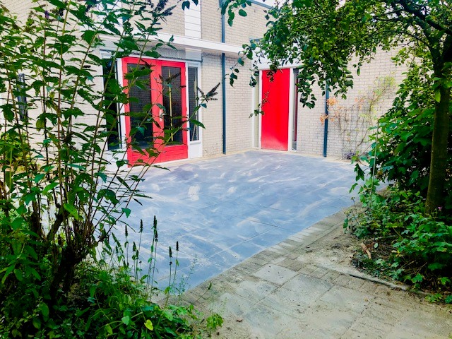 Een foto van een terras bij Leonardus Hospice in Hengelo